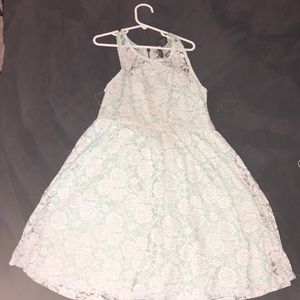 Kids/ teen girl white and blue floral lace dress